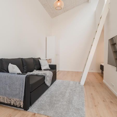 Studio Apartments Close To Airport Mithvagur 外观 照片