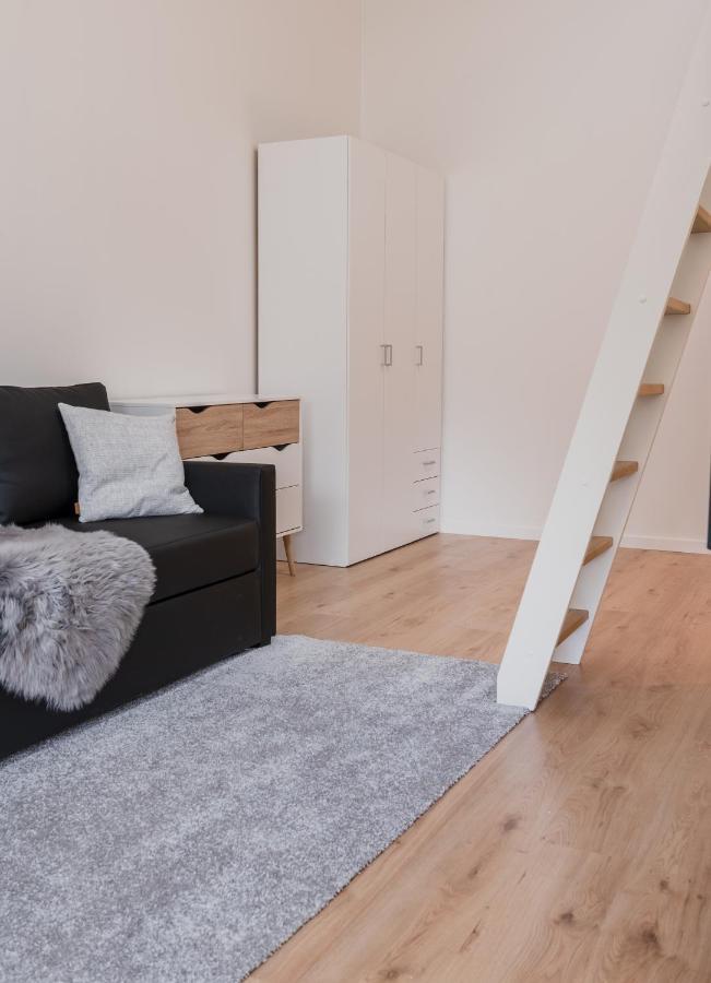 Studio Apartments Close To Airport Mithvagur 外观 照片
