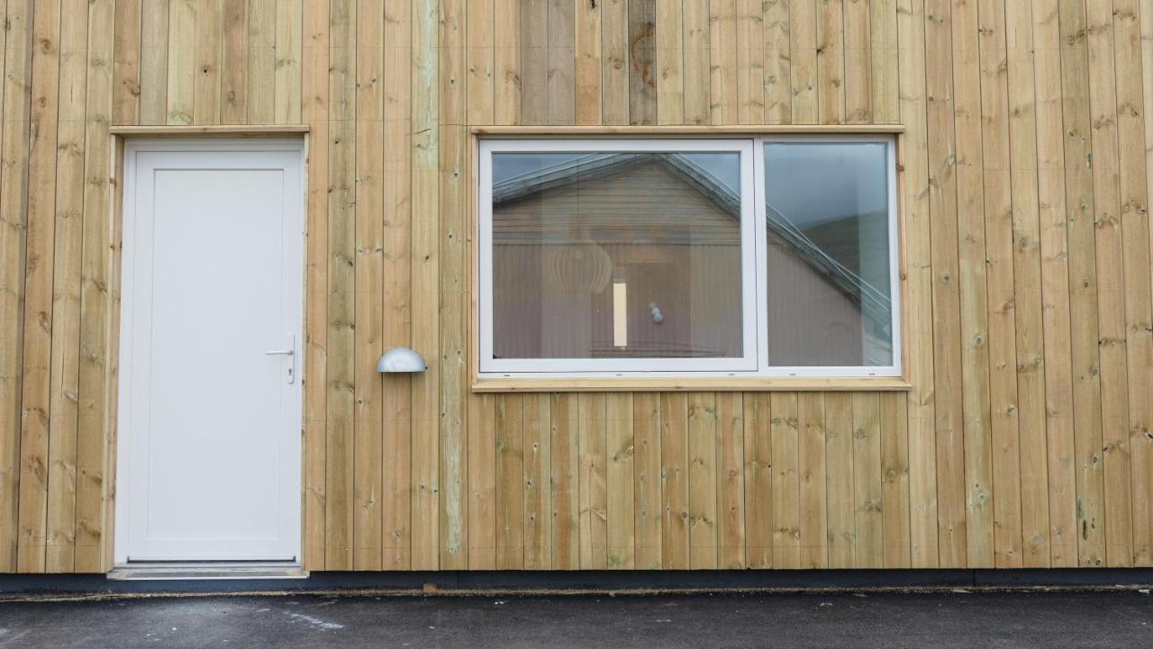 Studio Apartments Close To Airport Mithvagur 外观 照片